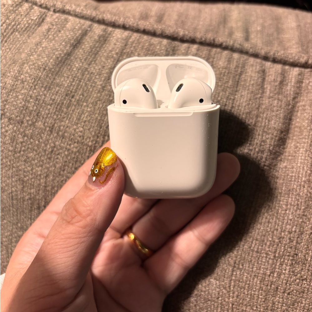 Apple AirPods - OG First Gen